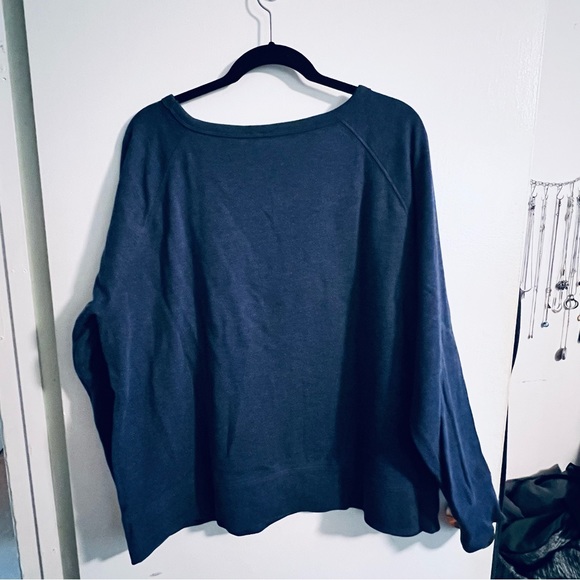 Gap Sweatshirt - Picture 2 of 4